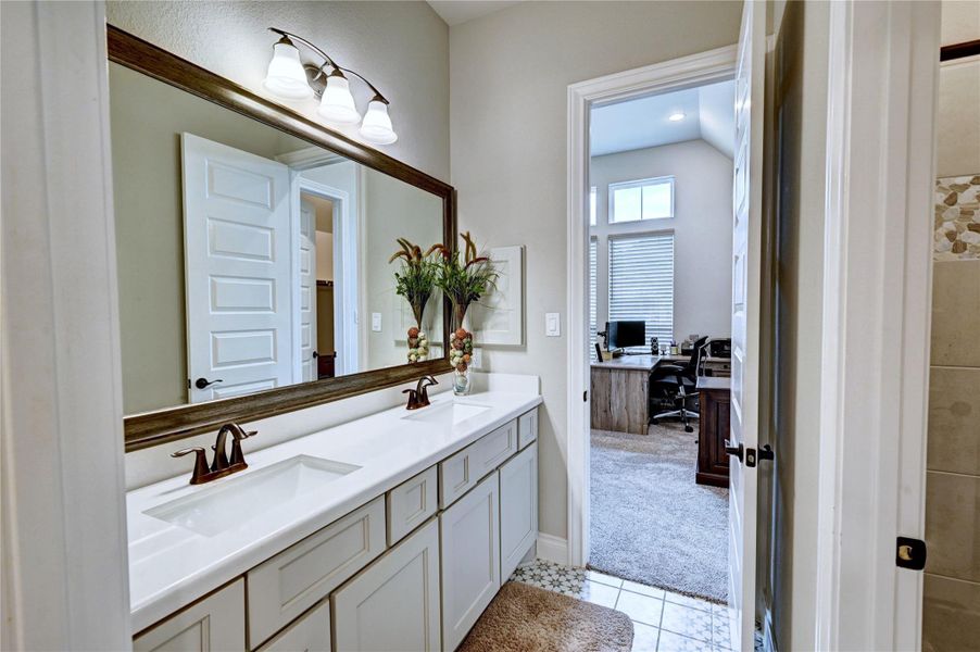 Furnished interior view inside a new home in Artavia 70′, Conroe (Image 17).