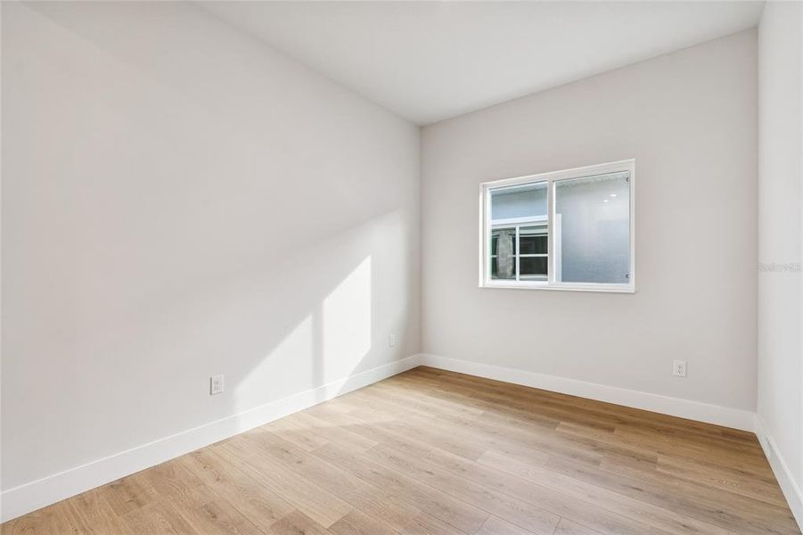 Spacious, unfurnished interior of a new home in Chapel Crossings, Wesley Chapel (Image 30).