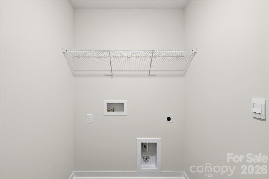 Spacious, unfurnished interior of a new home in Reedy Creek Preserve, Charlotte (Image 23).