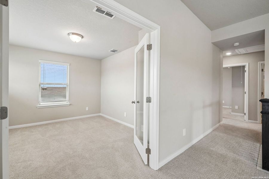 Spacious, unfurnished interior of a new home in Royal Crest, San Antonio (Image 36).