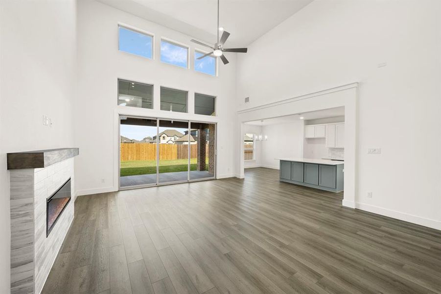 1811 Fannin- Living Room (3) 1811 Fannin- Living Room (3)