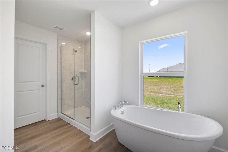 Furnished interior view inside a new home in Cape Coral, Cape Coral (Image 12).