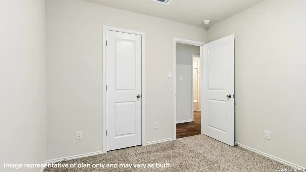 Spacious, unfurnished interior of a new home in Stonehill, San Antonio (Image 18).