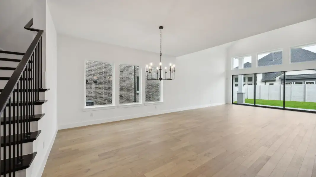 Spacious, unfurnished interior of a new home in Painted Tree 50' Series, McKinney (Image 15).