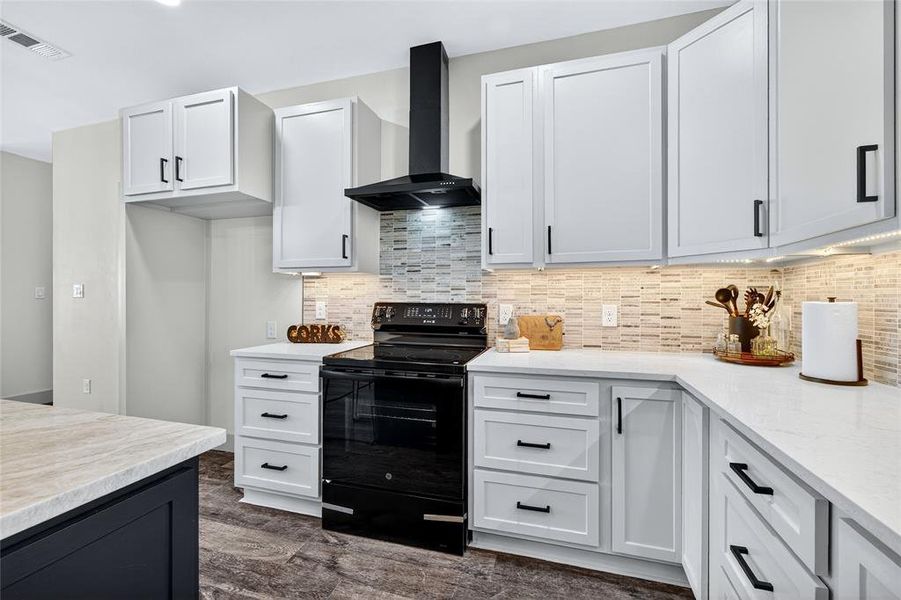 Furnished interior view inside a new home in , Whitewright (Image 14). Furnished interior view inside a new home in , Whitewright (Image 14).