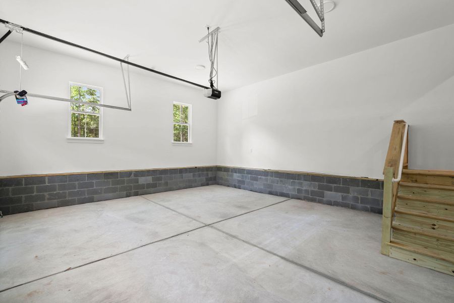 Spacious, unfurnished interior of a new home in , Hollywood (Image 27).