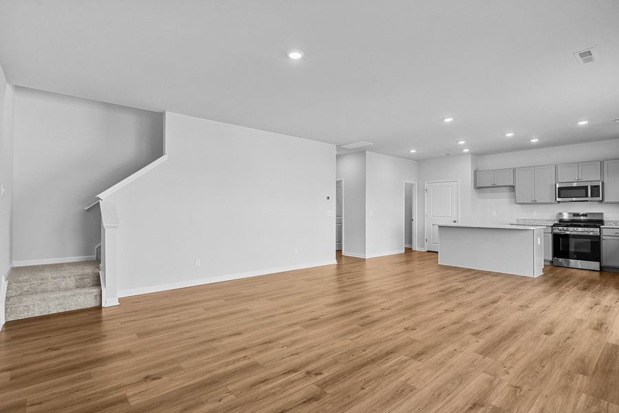 Spacious, unfurnished interior of a new home in Hanes Lake, Winston-Salem (Image 19).