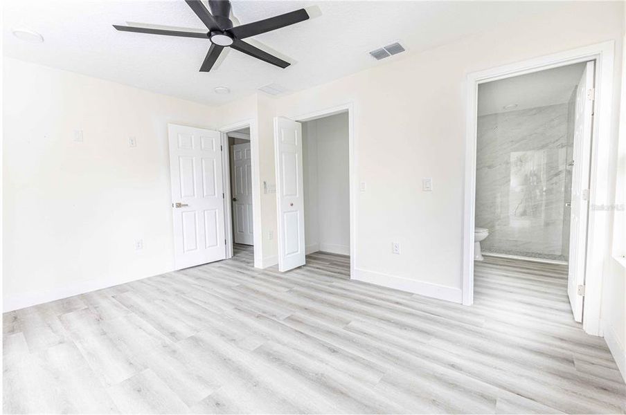 Spacious, unfurnished interior of a new home in , Lake Panasoffkee (Image 10).