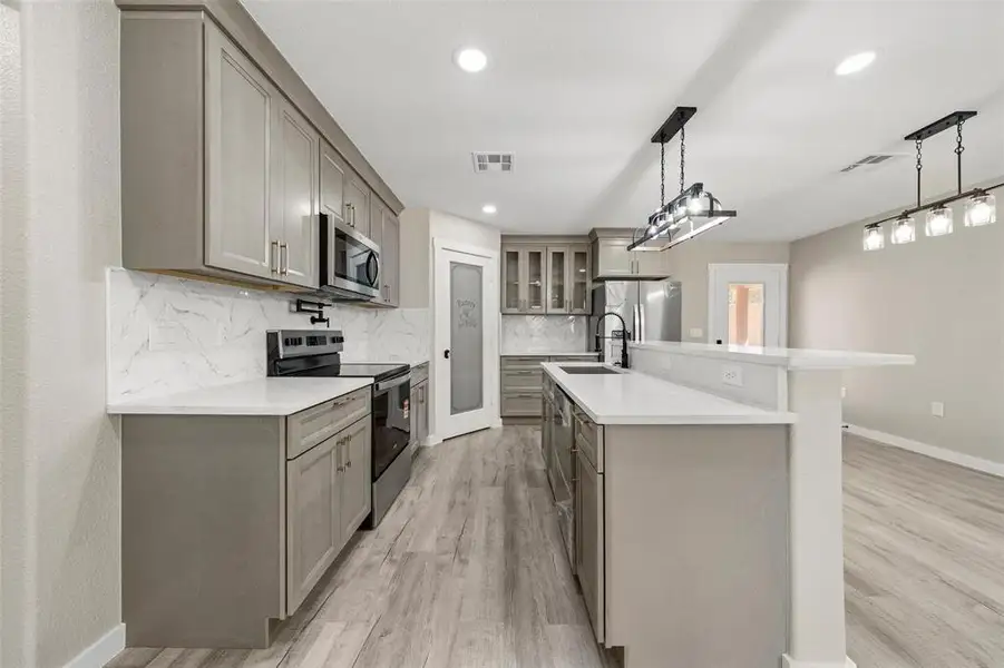 Furnished interior view inside a new home in , Waco (Image 4).