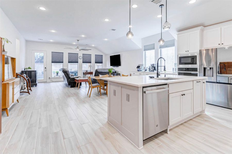 Furnished interior view inside a new home in Cross Creek West 55', Fulshear (Image 18).