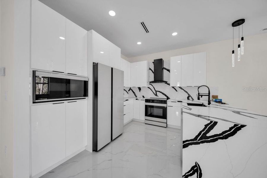 Furnished interior view inside a new home in , Lehigh Acres (Image 7).