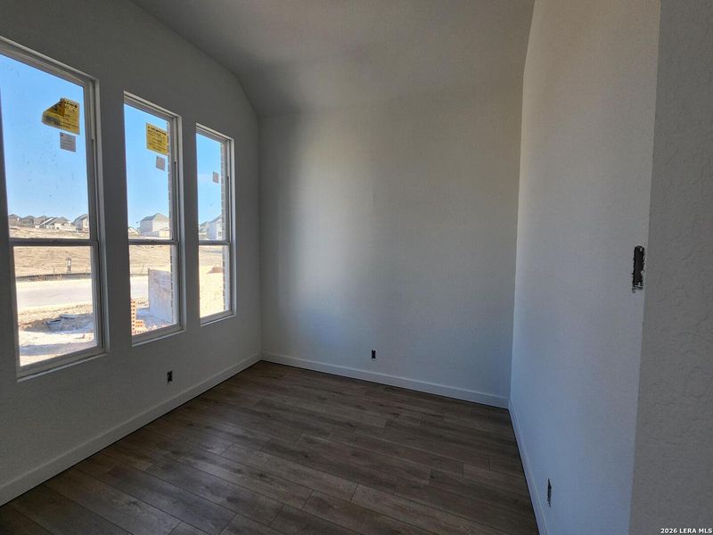 Spacious, unfurnished interior of a new home in Arcadia Ridge, San Antonio (Image 8). Spacious, unfurnished interior of a new home in Arcadia Ridge, San Antonio (Image 8).