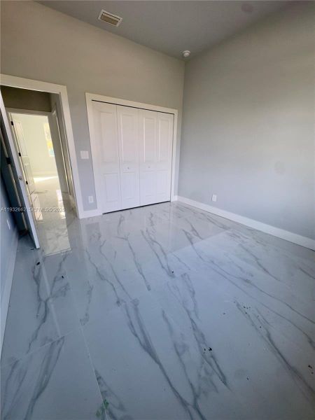 Spacious, unfurnished interior of a new home in , Lehigh Acres (Image 25).