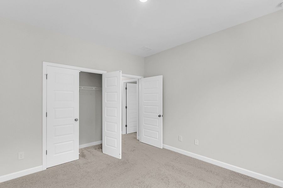 Spacious, unfurnished interior of a new home in Pineland Preserve, Summerville (Image 31).