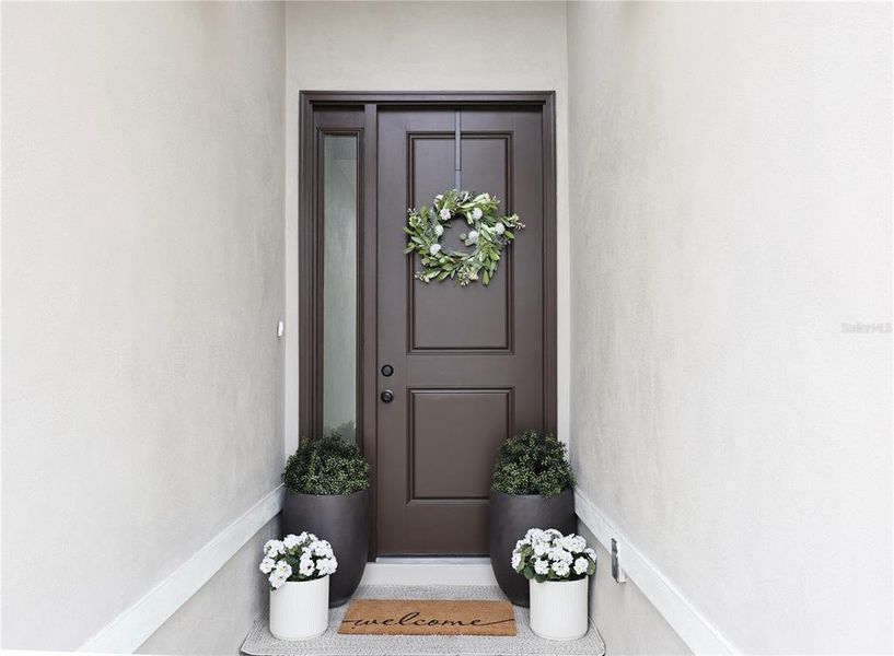 Exterior details and patio area of a home in , Sebring (Image 25).