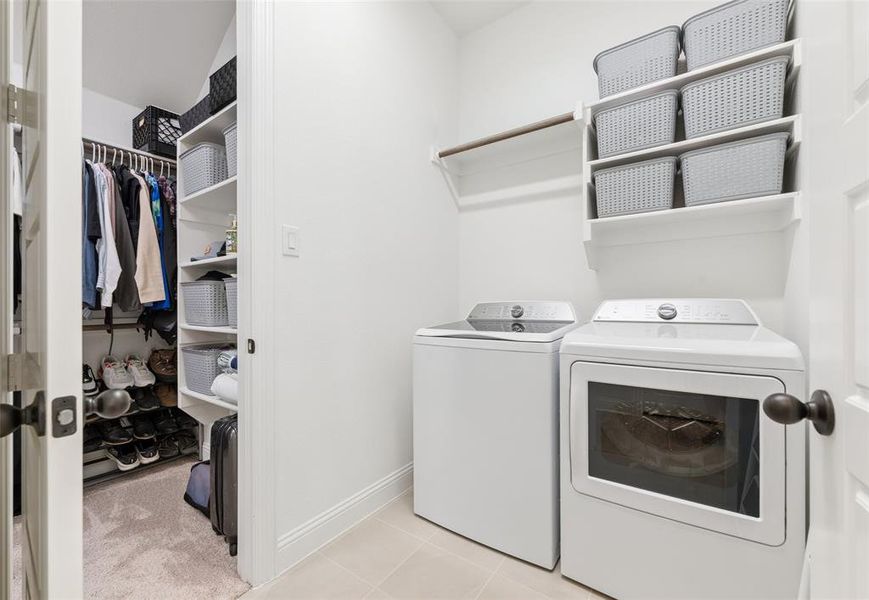 Furnished interior view inside a new home in , Northlake (Image 24).