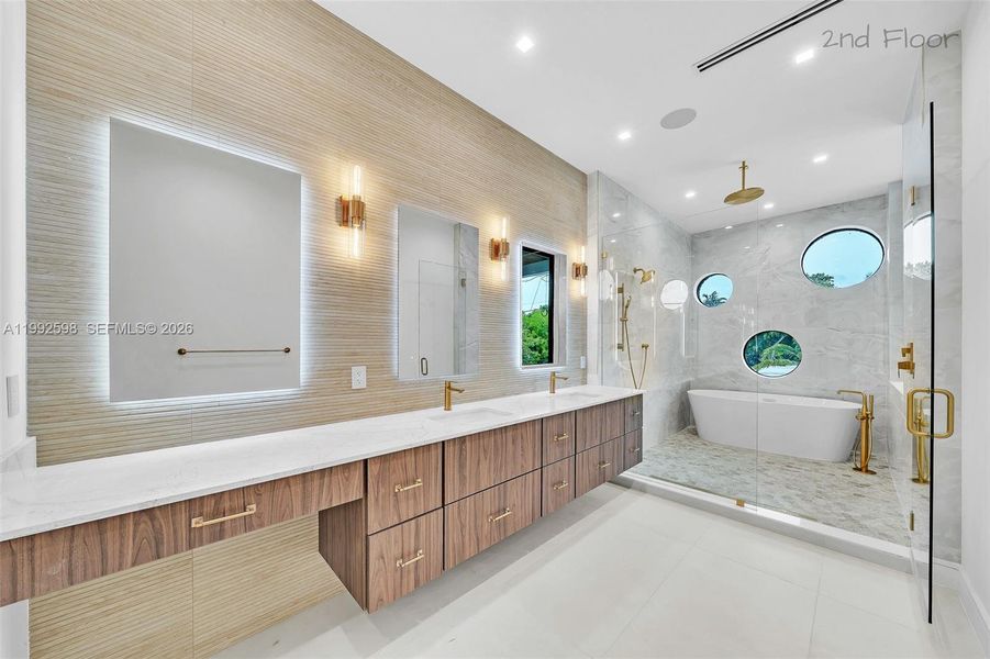 Furnished interior view inside a new home in , Key Largo (Image 47).