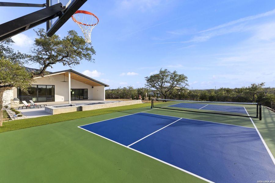 Community amenities in , Boerne (Image 24).