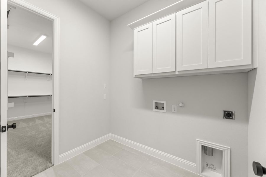 Representative unfurnished interior of a home built from the Wakefield by Windsor Homes in Nelson Lake Estates, Rockwall (Image 27).