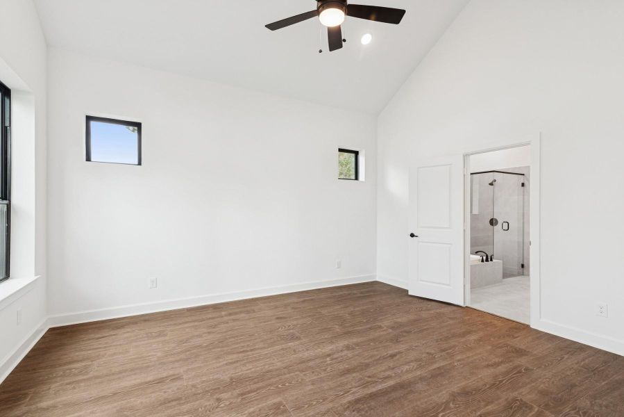 Spacious, unfurnished interior of a new home in Colton 45' Homesites, Todd Mission (Image 28).