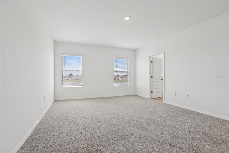 Spacious, unfurnished interior of a new home in , Lakeland (Image 21).