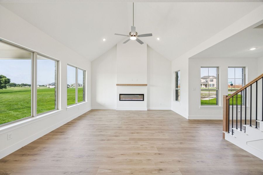 Spacious, unfurnished interior of a new home in Lakeway Estates, Waxahachie (Image 18). Spacious, unfurnished interior of a new home in Lakeway Estates, Waxahachie (Image 18).