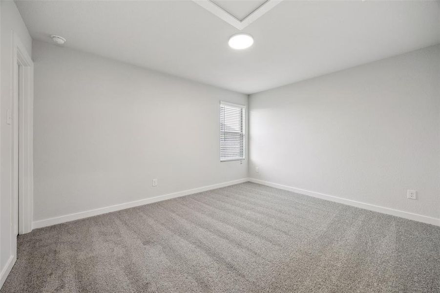 Spacious, unfurnished interior of a new home in Stratton Place, Greenville (Image 27).