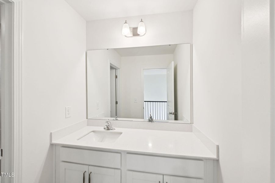 37-web-or-mls-236 Alden Way-037