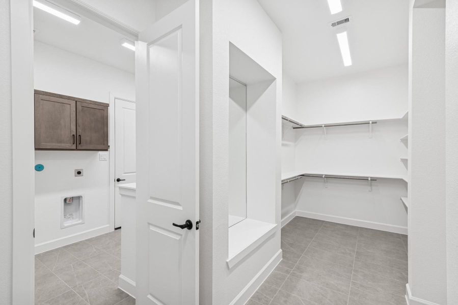 Furnished interior view inside a new home in Jordan Ranch 70' Homesites, Fulshear (Image 4). Furnished interior view inside a new home in Jordan Ranch 70' Homesites, Fulshear (Image 4).