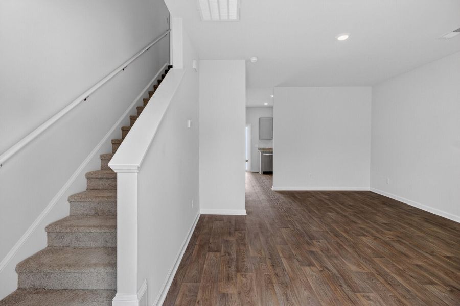 Spacious, unfurnished interior of a new home in Back River Bend, Goose Creek (Image 13).