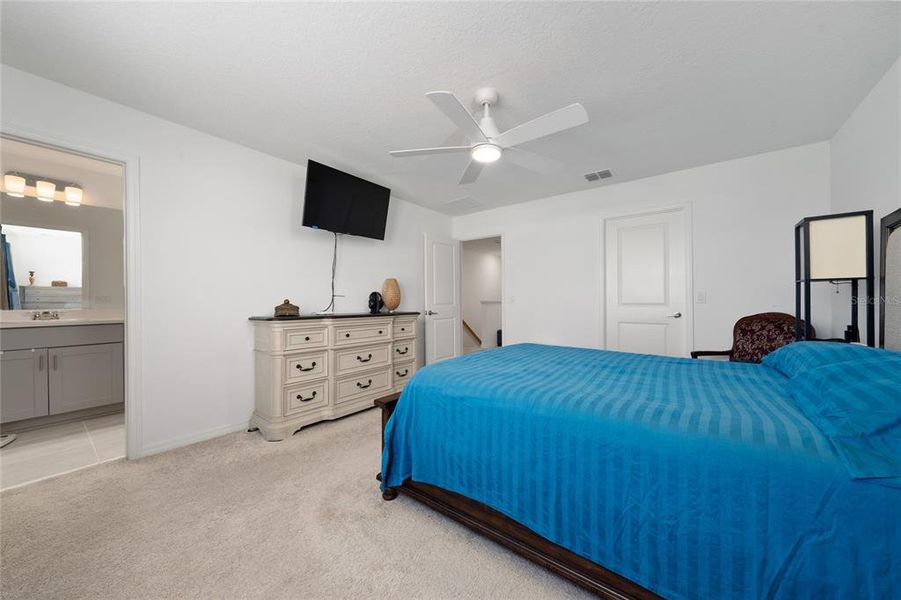 Furnished interior view inside a new home in , Kissimmee (Image 22).