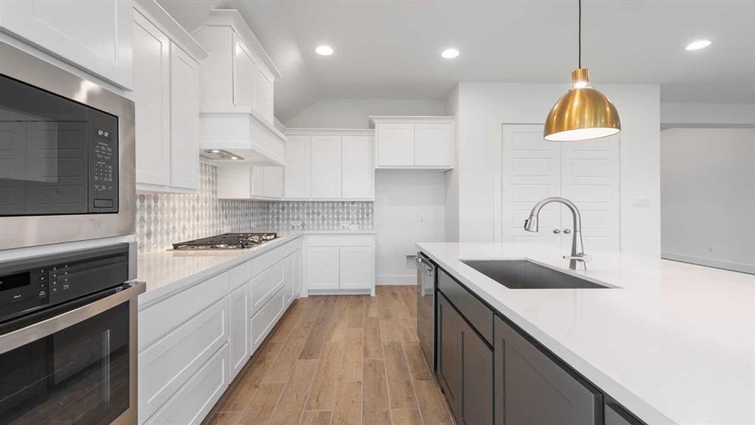 Furnished interior view inside a new home in Myrtle Creek 60', Waxahachie (Image 12).
