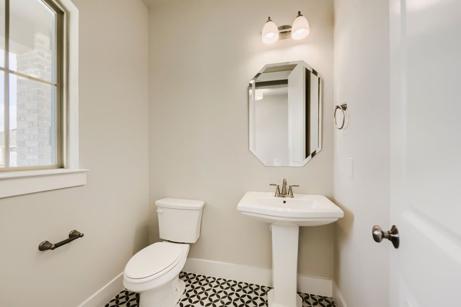 1636 Corrnwall - Powder Bathroom 1636 Corrnwall - Powder Bathroom