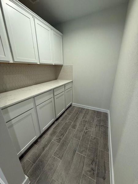 Spacious, unfurnished interior of a new home in Barton Creek Ranch, Conroe (Image 10).