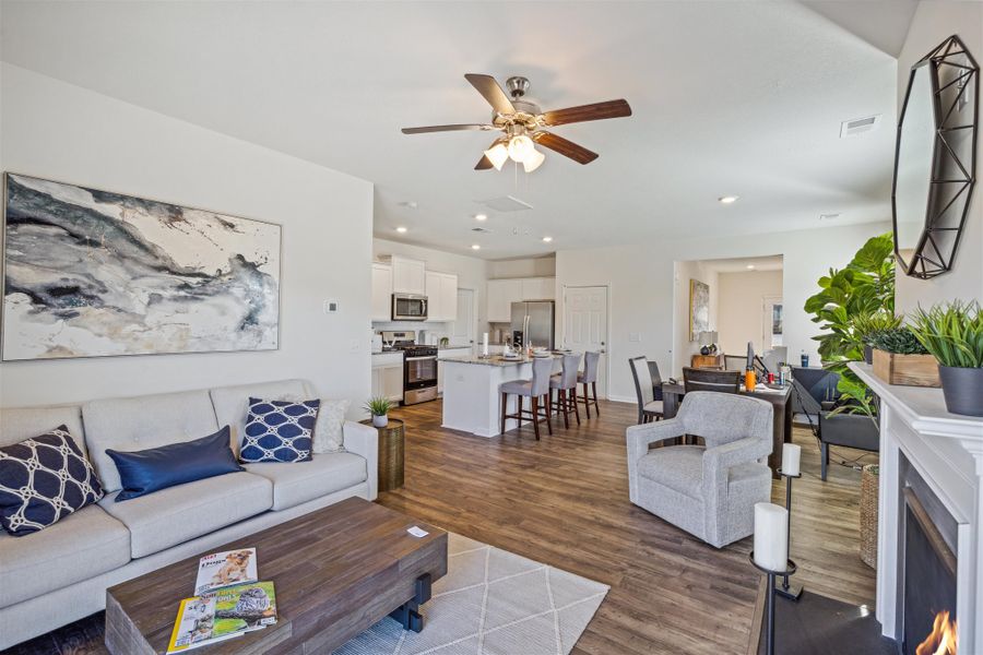 Representative furnished interior of a home built from the Robie by D.R. Horton in Harbor Crest, Ooltewah (Image 8).
