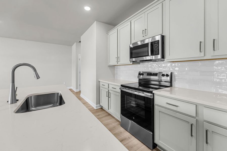 Furnished interior view inside a new home in , Ravenel (Image 11).