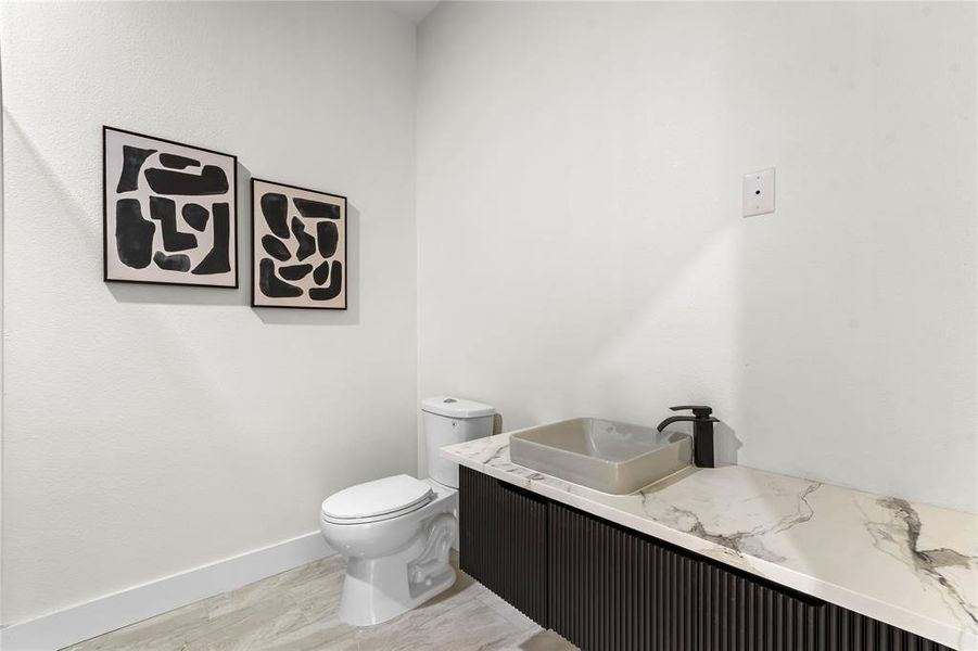 Furnished interior view inside a new home in , Dallas (Image 26). Furnished interior view inside a new home in , Dallas (Image 26).