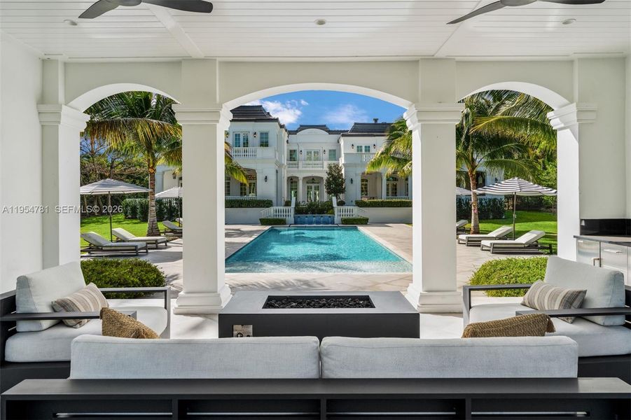 Exterior details and patio area of a home in , Pinecrest (Image 20).
