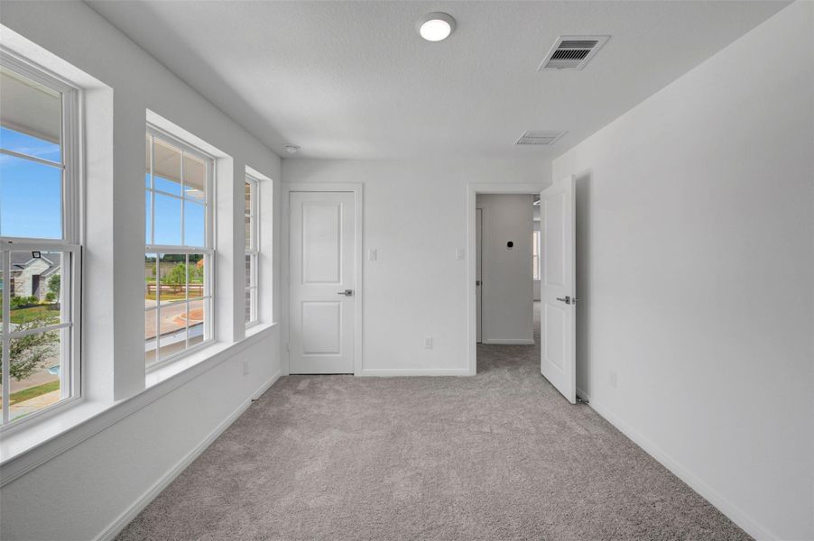 Spacious, unfurnished interior of a new home in Jordan Ranch - Terrace Collection, Fulshear (Image 15).