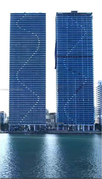 Condo located in Miami, FL showcasing its design and architecture (Image 5).