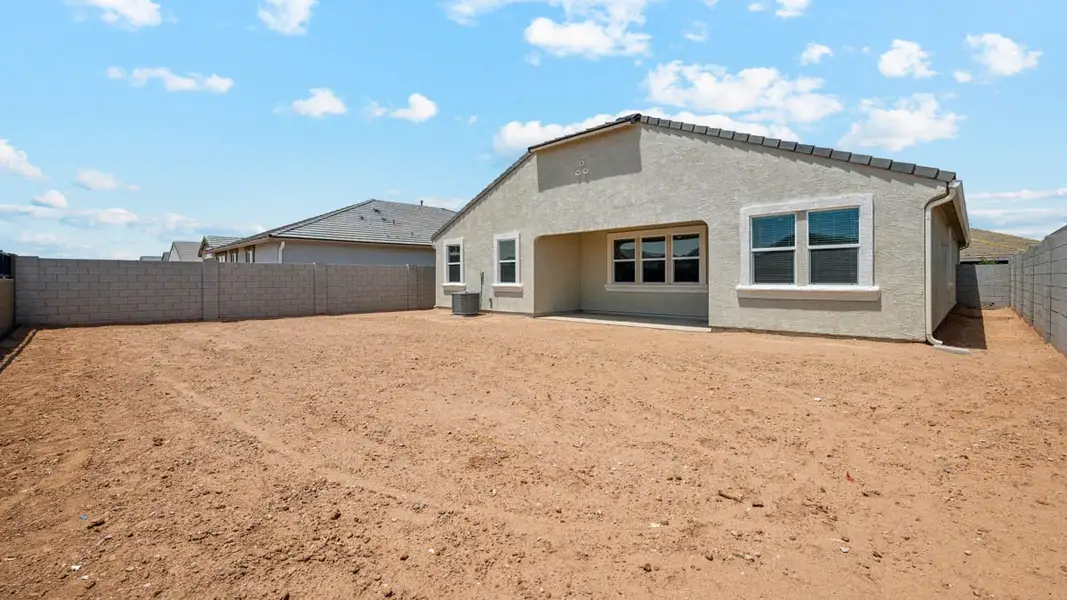 Exterior details and patio area of a home in Quail Ranch, San Tan Valley (Image 3).