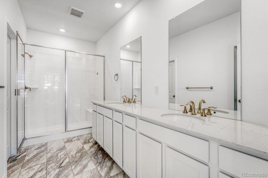 Furnished interior view inside a new home in Vermilion Creek, Centennial (Image 7).