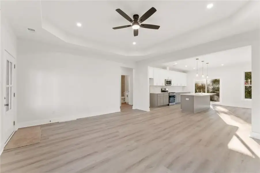 Spacious, unfurnished interior of a new home in , Douglasville (Image 16).