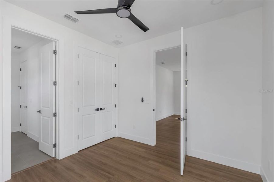 Spacious, unfurnished interior of a new home in , Tampa (Image 20).