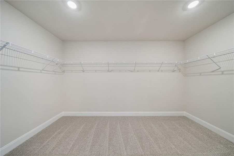 Spacious, unfurnished interior of a new home in River Pointe, Monroe (Image 31).