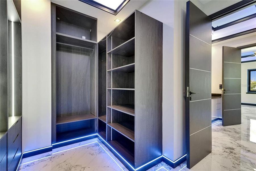 Image 47 of a home in .