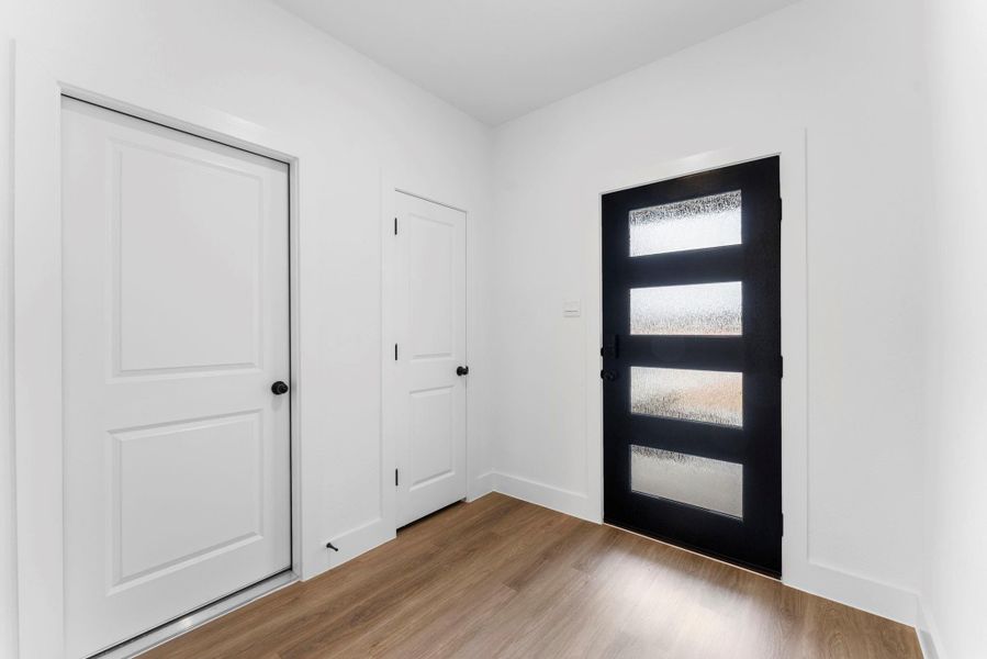 Spacious, unfurnished interior of a new home in Chapel Lakes, Montgomery (Image 33).