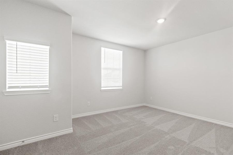 Spacious, unfurnished interior of a new home in Retreat at Fossil Creek, Fort Worth (Image 17).