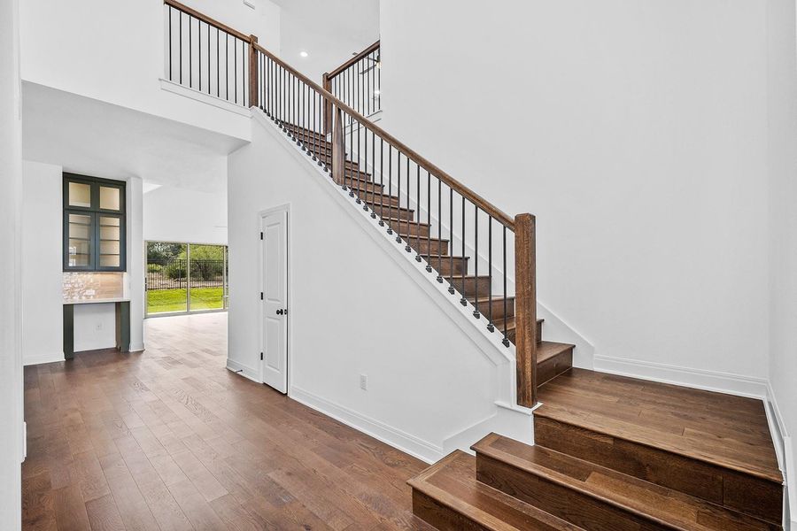 Spacious, unfurnished interior of a new home in Provence - 60', Austin (Image 19).