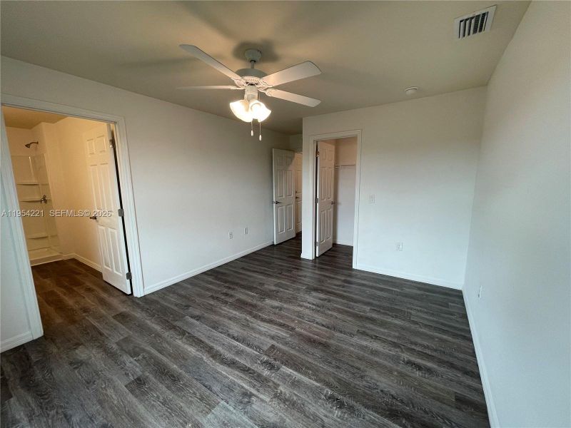 Spacious, unfurnished interior of a new home in , Labelle (Image 9).